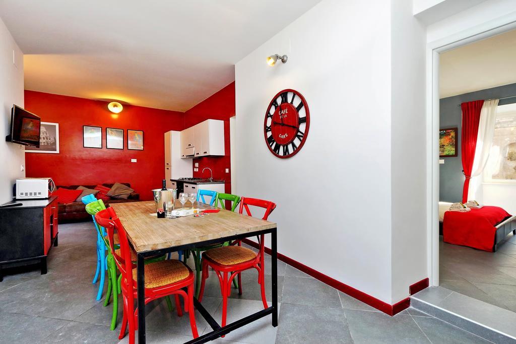 Cozy Apartment Fabia 300 Mt From Colosseum Exterior photo