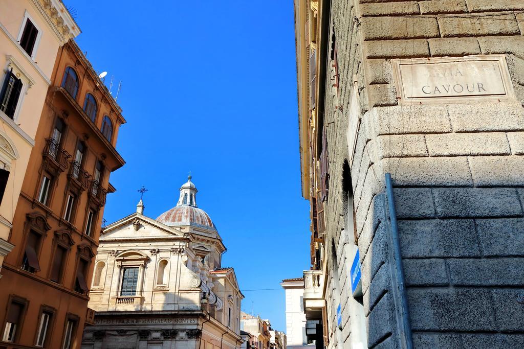 Cozy Apartment Fabia 300 Mt From Colosseum Exterior photo